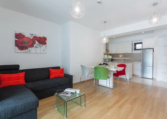 Navigatio With Parking شقة *